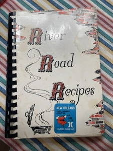 River Road Recipes Louisiana Cookbook – Junior League Baton Rouge – 47th 1977 - Imagen 1 de 10