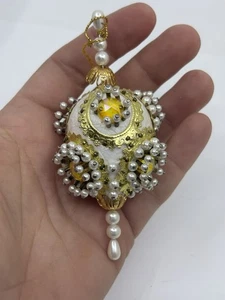 Spilla vintage addobbo natalizio palla oro/gialla gemma perla perline fatta a mano - Foto 1 di 5