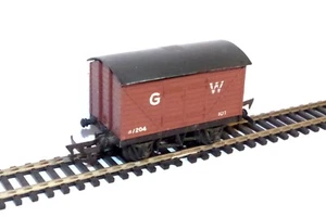 Model Railway Tri-ang R.11 GWR 10-ton Closed Van 87204 Brown Livery Hornby - Picture 1 of 2