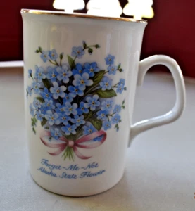 ALASKA Travel Souvenir Coffee/Tea Mug State Flower FORGET ME NOT Motif Gold Rim - Picture 1 of 5