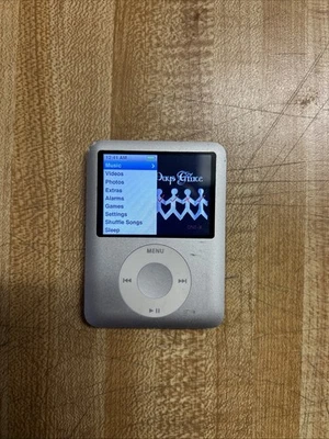Apple iPod Nano 3rd Generation - 4GB Silver - Image 1 of 3
