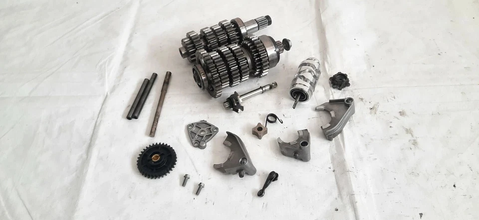 (35) BMW F 800 R K73 Getriebe, Getriebewelle, Zahnrad, Schaltgabeln, Schaltwalze - Bild 1 von 4