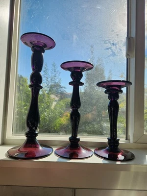 Juego de 3 Candelabros de Vidrio Amatista Púrpura POTTERY BARN Reversibles Pilar Cónico Foto 1 de 4