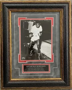 SUGAR RAY ROBINSON Signed 8X10 Framed Photo - JSA LOA - Picture 1 of 9