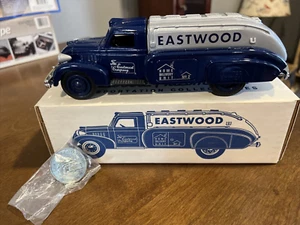 ERTL EASTWOOD 1939 DODGE AIRFLOW REPLICA B315 1/25 Lockable Coin Bank - Picture 1 of 15