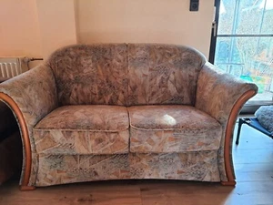 Zweisitzer Sofa Couch günstig abzugeben, Bunt Gemustert - Bild 1 von 3