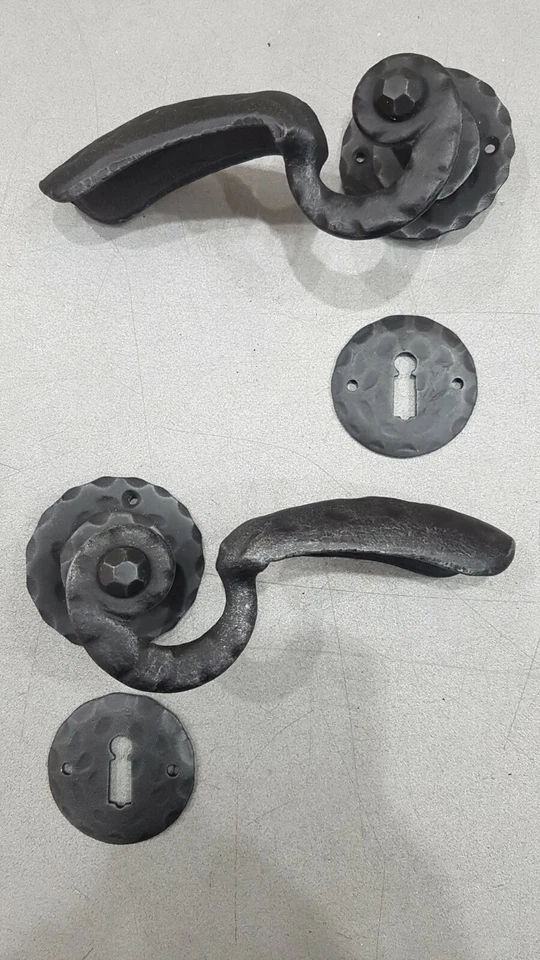 maniglia con rosetta in ferro battuto Galbusera serie 511 - Immagine 1 di 1