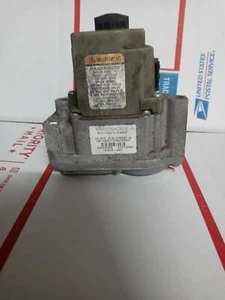OEM HONEYWELL GAS VALVE VR8205H2605 ITEM SA14 - Picture 1 of 4