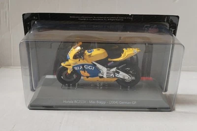 HONDA RC211V  GERMAN GP2004 , 1/18 MOTOGP MOTORCYCLE, MAX BIAGGI , ALTAYA - Image 1 of 4