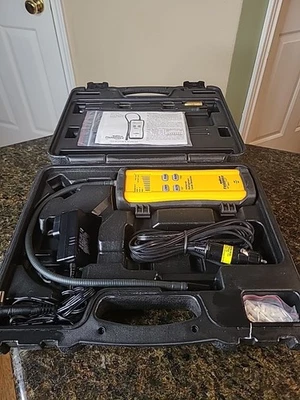 Lightly Used - Fieldpiece SRL2K7 Advanced Refrigerant Leak Detector HVACR - Image 1 of 4