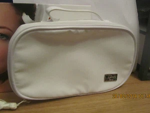 Bolsa/estuche de maquillaje 100 % genuino CDior Beauty blanco edición limitada - Imagen 1 de 1