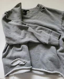forever 21 sweater Grey Size Medium pull over - Picture 1 of 11