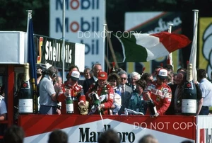 DIDIER PIRONI WIN NIKI LAUDA TAMBAY PODIO 35MM DIAPOSITIVA FOTOGRAFIA 1982 GP britannico - Foto 1 di 3
