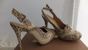 Donald J Pliner Sand Rosette Grey Shoes Pumps w Box size 6 Made in Italy $300 - Picture 1 of 9