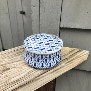3.5" Blue & White Pattern Hollie Hobbie Porcelain Ceramic Trinket Box JAPAN Mint - Picture 1 of 4