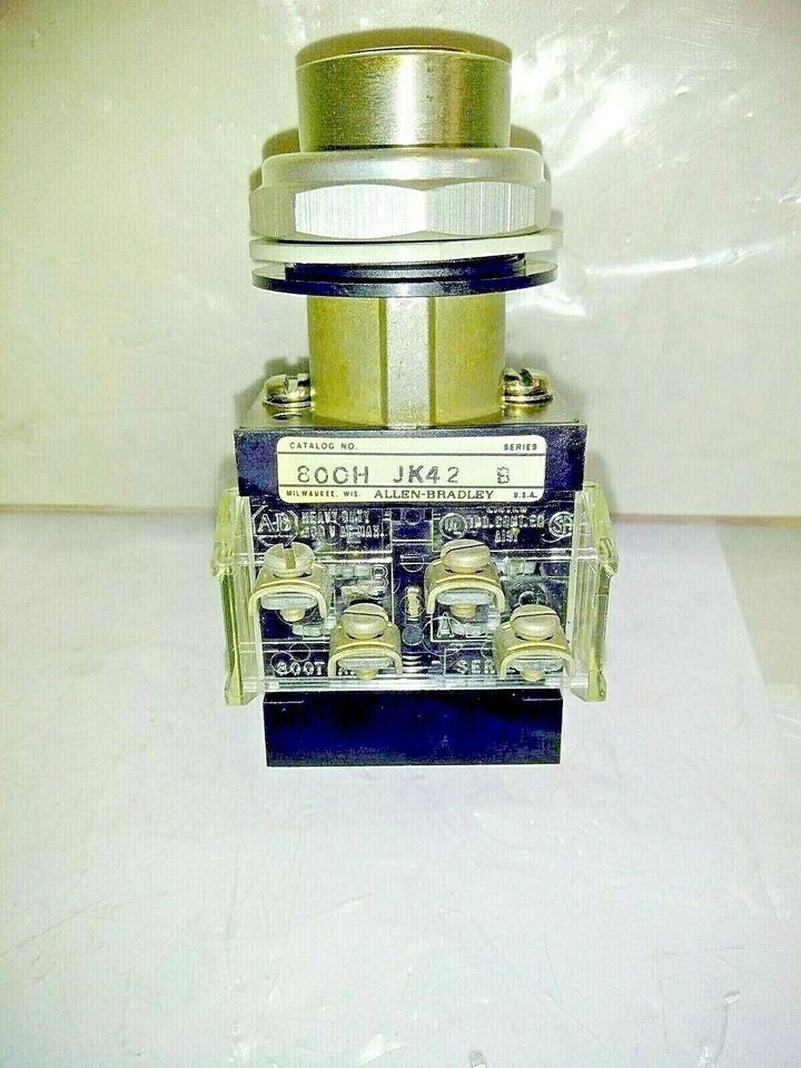INTERRUPTOR SELECTOR Allen-Bradley 800H-JK42 600V AC MAX 10A Foto 1 de 1