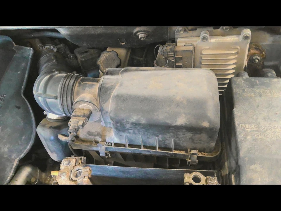 Conjunto de filtro de aire usado se adapta a: Hyundai Entourage 2008 montaje grado A Foto 1 de 4