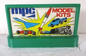 LIONEL MODEL 1970S RR ACCESSORY "MPC MODEL KITS" BILLBOARD MINT COND. - Imagen 1 de 2