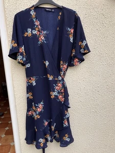 Boohoo Navy Floral Wrap Dress. Size 16 - Picture 1 of 6