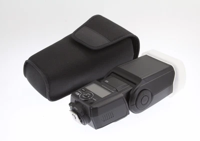 Olympus FL-900R Flash Unit for OM System Cameras - Image 1 of 4