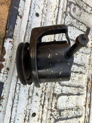 1970-77 Ford vehicles 302 351 429 V8 power steering Pump Bracket pulley D0AR-A ? - Image 1 of 4