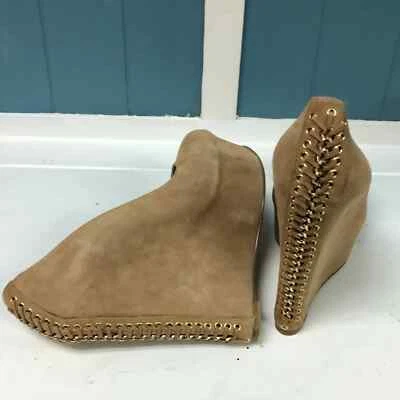 Alfombra Roja LuiChiny ROBA SU cuñas de plataforma tostadas con ojales dorados para mujer talla 8” Foto 1 de 4