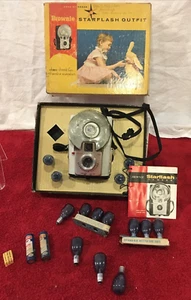 Kodak Brownie Starflash Outfit fotocamera 24 TW bianca non testata scatola originale - Foto 1 di 7