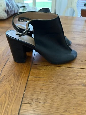 tacones abiertos negros huecos talla 8 Foto 1 de 4