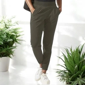 Pantalones deportivos Athleta Brooklyn con textura en verde oliva para mujer talla 4” - Imagen 1 de 8
