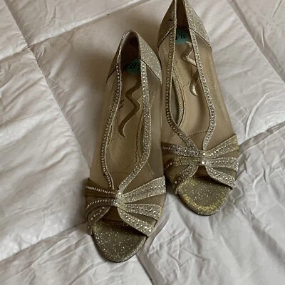 Tacones de cuña Nina para mujer plateados brillantes estrás punta abierta talla 8,5 Foto 1 de 4