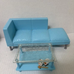 Vintage 2000 Barbie Puppenhaus Möbel Blau Sofa Couch Chaiselongue Couchtisch - Bild 1 von 7