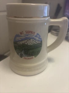 Piedra de recuerdo vintage de cerámica cubierta de nieve con adorno dorado Sopris Colorado - Imagen 1 de 15
