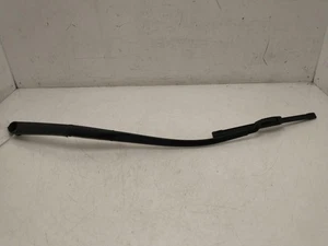 KIA CEED WIPER ARM Mk2 (JD) Front Right 5 Door PART NUMBER 98311D9900 (*) 5 Door - Picture 1 of 4