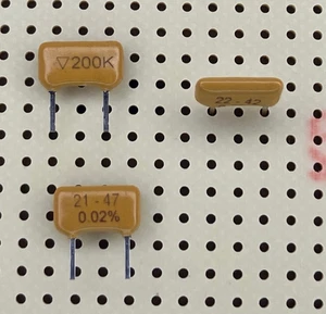 200kΩ ±0.02% 10ppm Precision Thin Film Resistor 0.5W  Vishay CNS020-200KP - Picture 1 of 4
