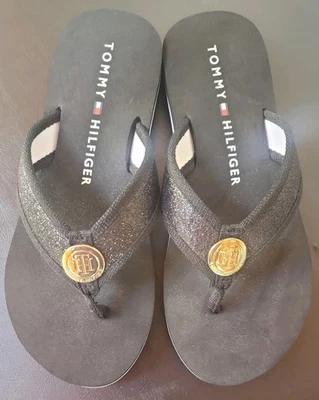 New Tommy Hilfiger Women’s Black Flip Flops sz 6 T19 - Image 1 of 4