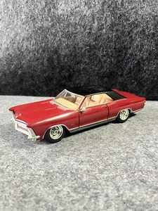 Maisto 1965 Buick Riviera Gran Sport 1/26 Die-Cast VGC - Picture 1 of 15