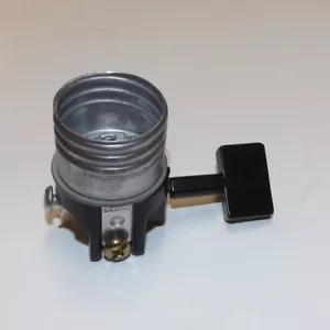 LEVITON 3-WAY TURN KNOB INTERIOR LAMP SOCKET WITH VICTORIAN BLACK KEY NEW 30159J - Picture 1 of 3