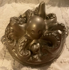 Nordic Ware USA octopus cake pan 10 cup cast aluminum - Picture 1 of 4