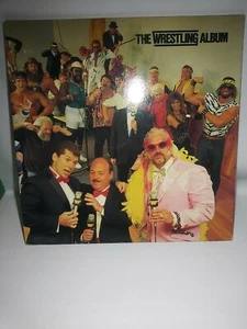 THE WRESTLING ALBUM - EPIC RECORDS BFE 40223 - WWF - WORLD WRESTLING - Picture 1 of 6