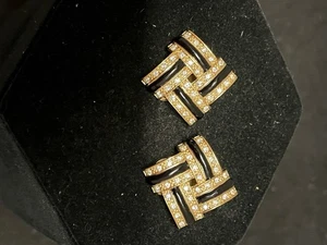 Vtg Signed ROMAN Black Enamel Geometric Gold Tone Rhinestones Clip Earrings WOW - Picture 1 of 7