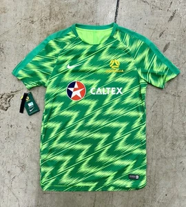 AUSTRALIA SOCCEROOS 2018 NIKE AMAZING GREEN TRAINING SHIRT BNWT SZ. MEDIUM - Picture 1 of 16
