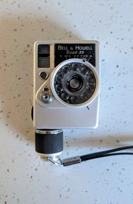  Bell and Howell Dial 35 35mm Half Frame Film Camera w/28mm Lens untested - Image 1 of 3