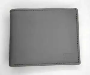 Genuine Leather Soft Touch Minimalist Men's Bifold Wallet - Picture 1 of 5