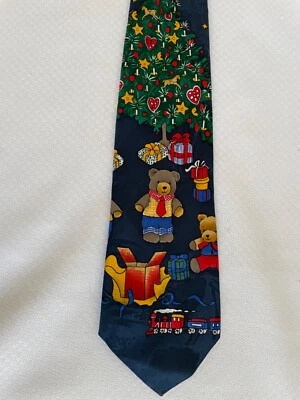 Corbata de árbol de tren de oso de peluche de juguete de Navidad hecha a mano Fashion City Foto 1 de 3