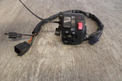 Kawasaki ZRX1100 2000 clip izquierdo en mango bocina señales interruptor interruptores Foto 1 de 3