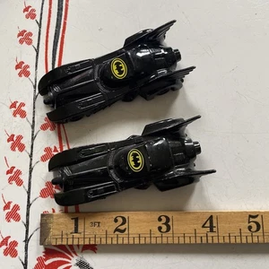 Hot Wheels DC Comics Batman Batmobile 2 Stück Die Cast Autos - Bild 1 von 3