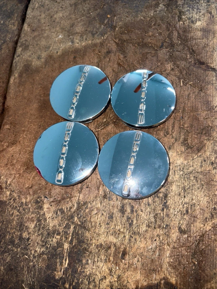 Dodge Avenger Calibre Challenger Juego de 4 tapas centrales cromadas, 1SK35TRMAA, 2 1/2" Foto 1 de 1