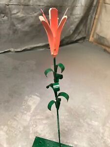 All Recycled Metal Welded Coral Lilly Flower Garden Stake Yard Art Rock Garden
