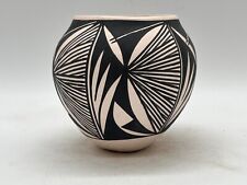 Native American Acoma Pottery vase Darla Davis