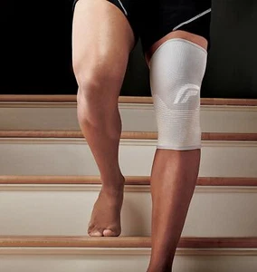 3M Futuro Comfort Lift Knee Compression Support Breathable Material S/M/L/XL - Picture 1 of 5